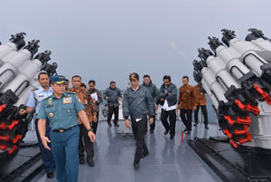 Jokowi Kunjungi Tempat Latihan Perang TNI di Natuna